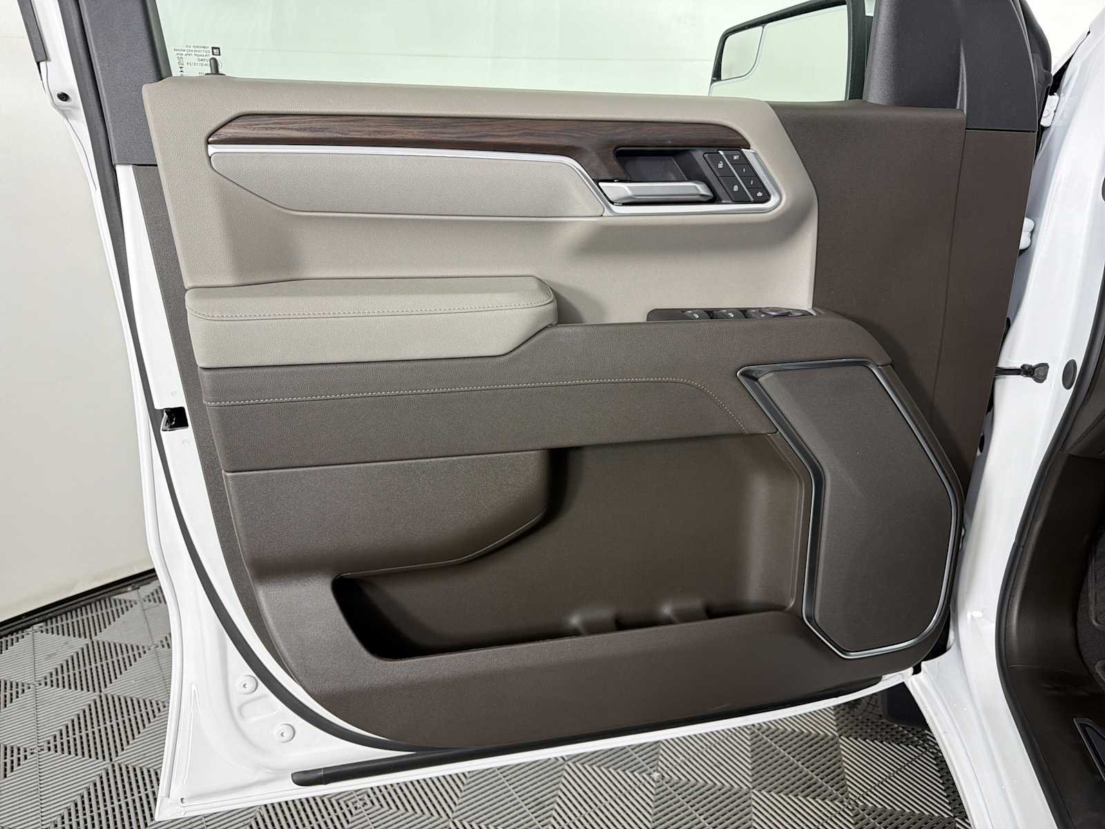 2026 GMC Sierra 1500 SLT - Photo 8
