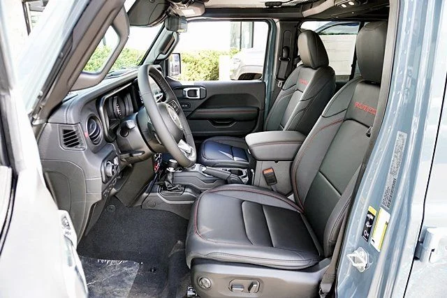 New 2026 Anvil Clear-Coat Exterior Paint Jeep Rubicon image 18