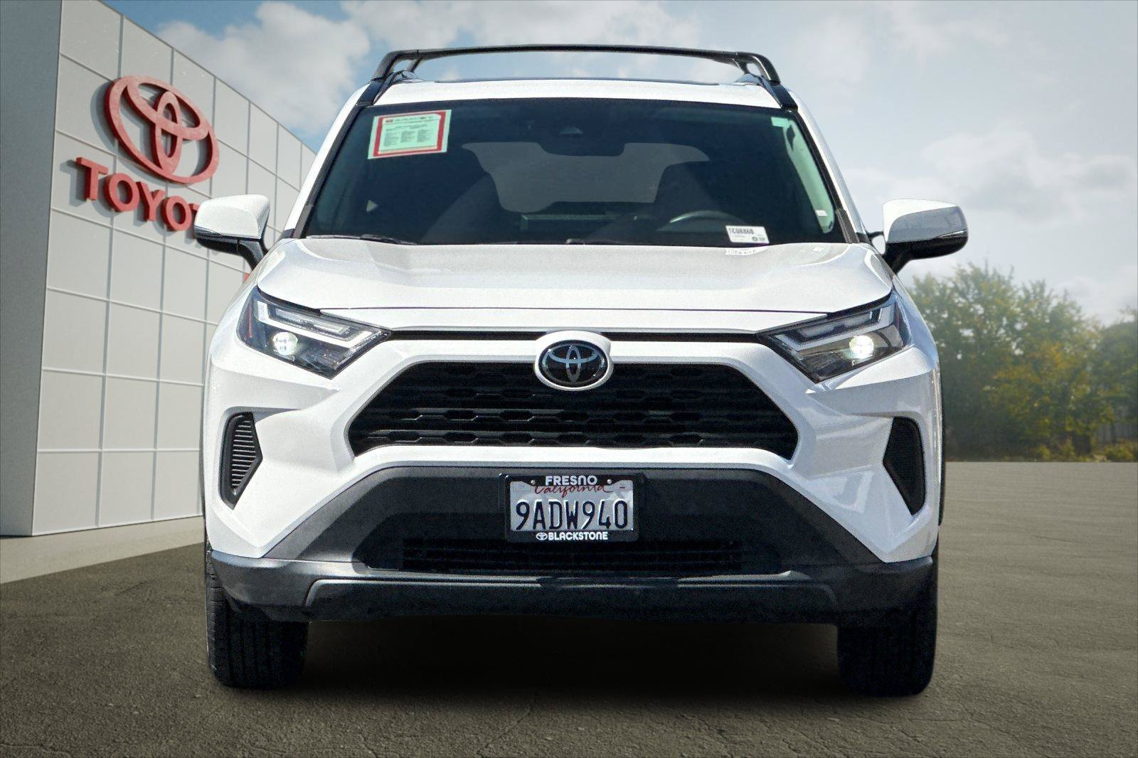 Used 2022 White Toyota XLE image 8