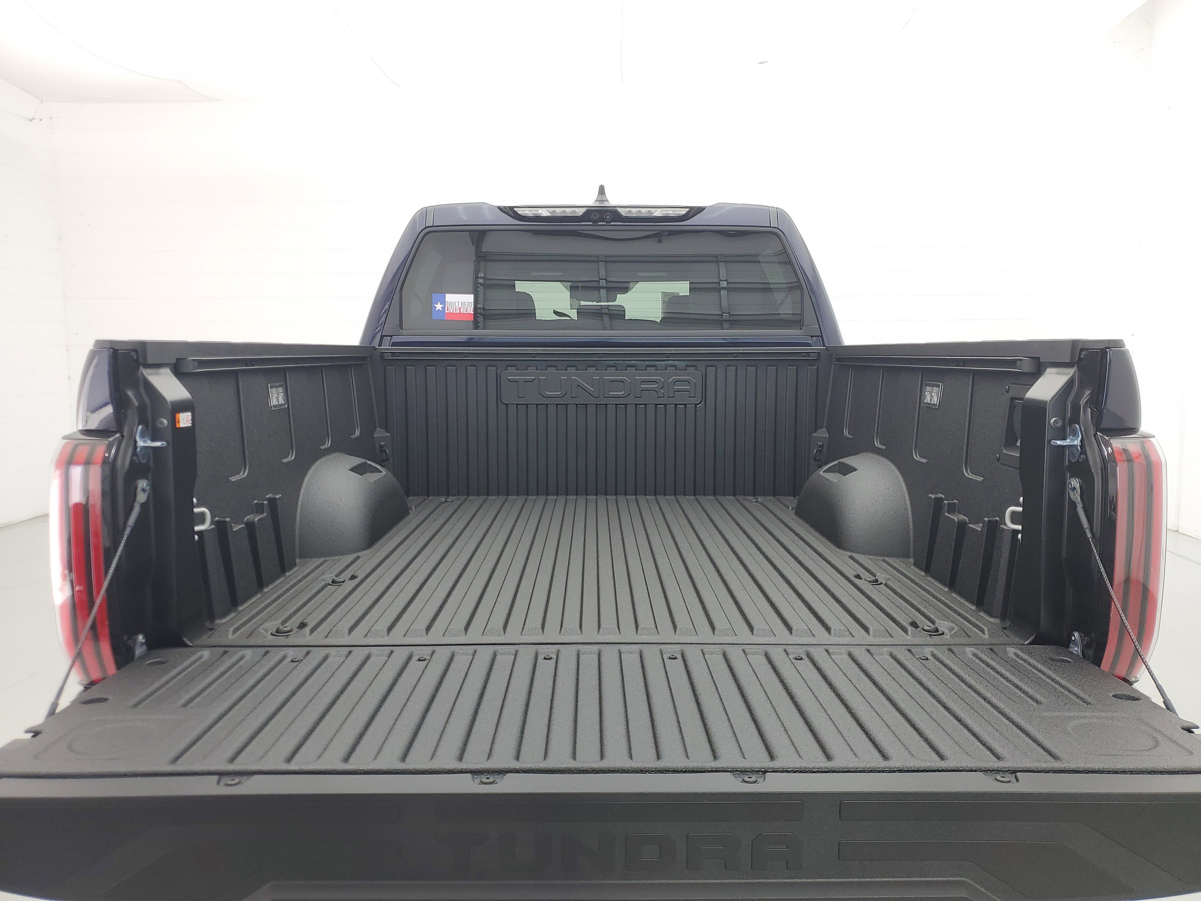 2026 Toyota Tundra Limited - Photo 11