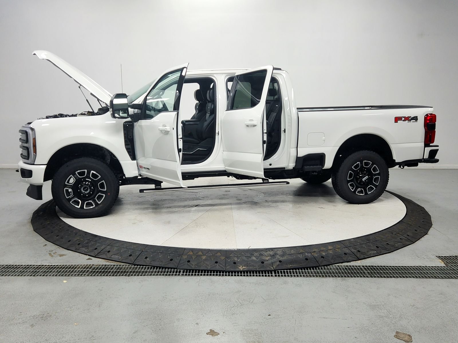 2026 Ford F-350 Super Duty Platinum - Photo 12