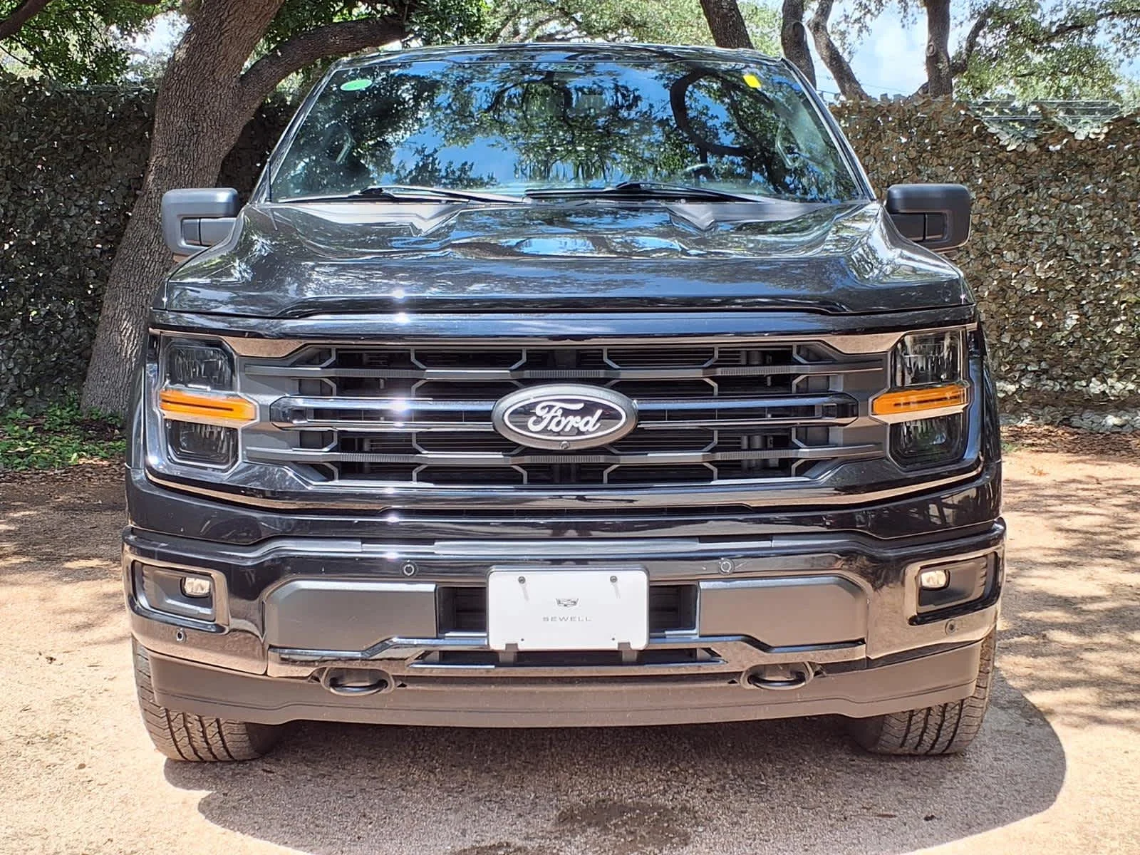 Used 2024  Ford XLT image 2