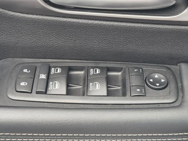 Used 2026 Silver Chrysler Select image 28