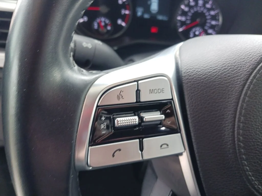 Used 2021 Silver Kia S image 35