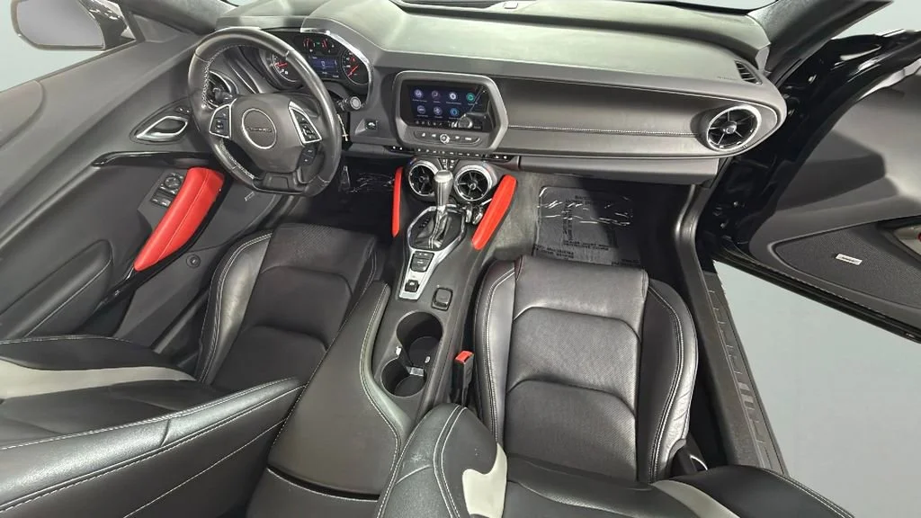 Used 2022 Black Chevrolet 2LT image 34