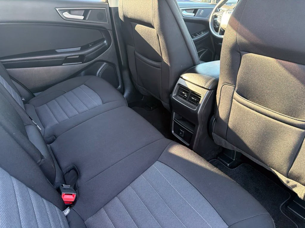 Used 2018 Magnetic Metallic Ford SE image 12