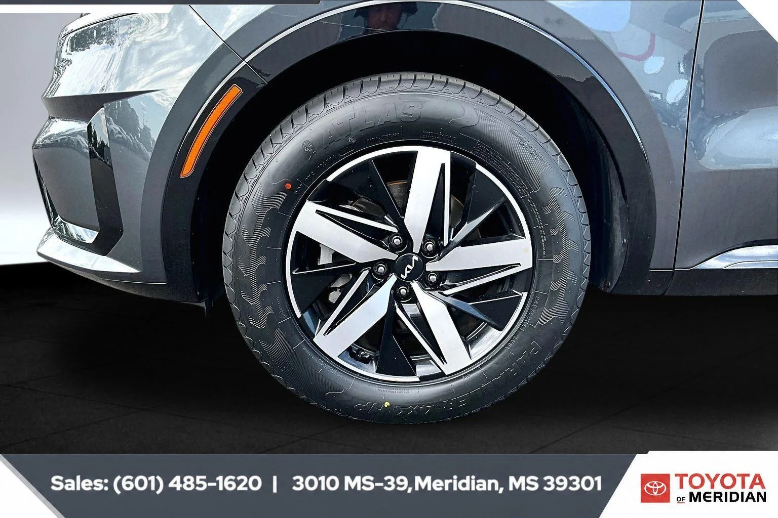 Used 2023 Gravity Gray Kia S image 7