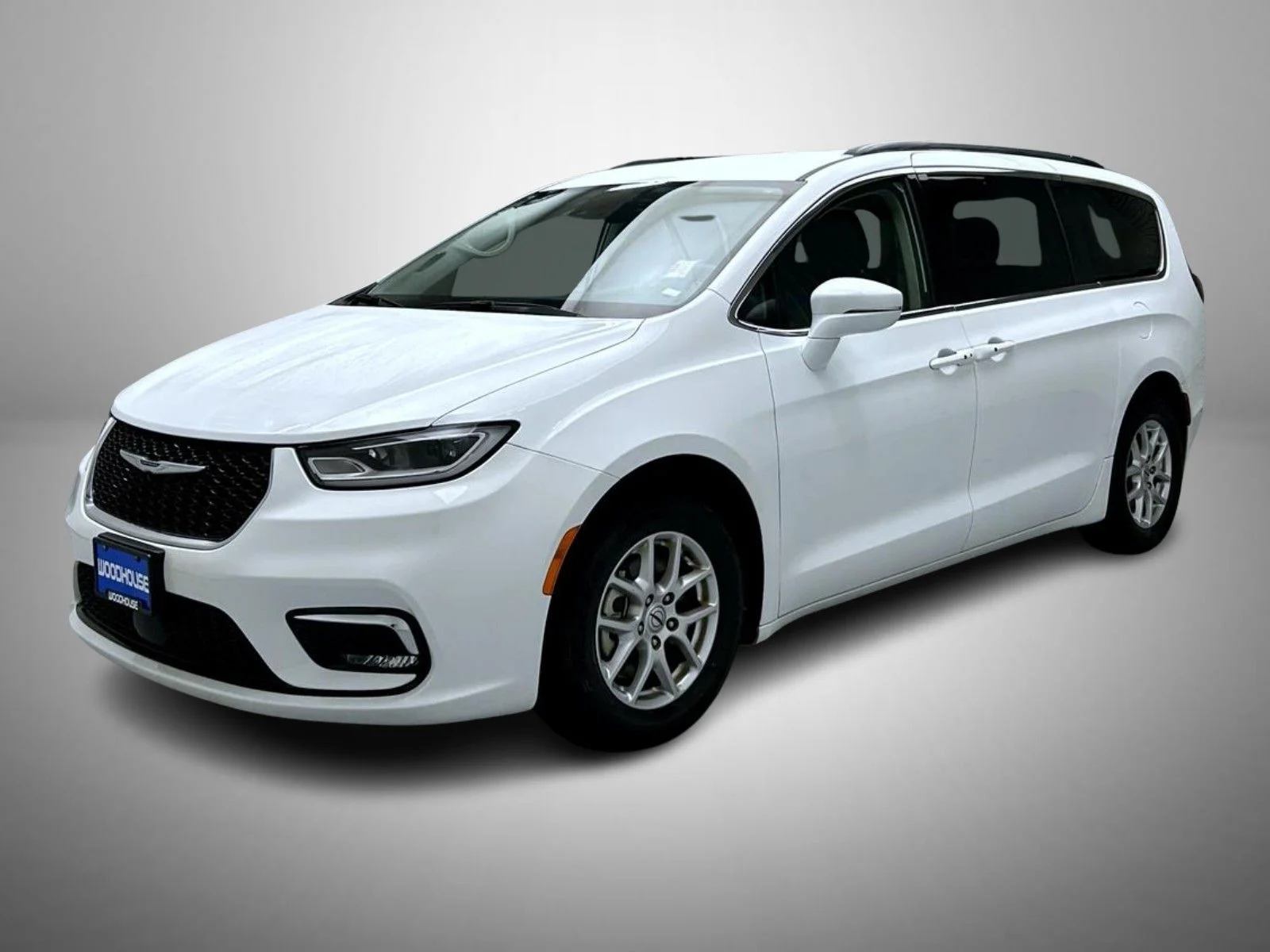 Used 2022 White Chrysler Touring L image 1