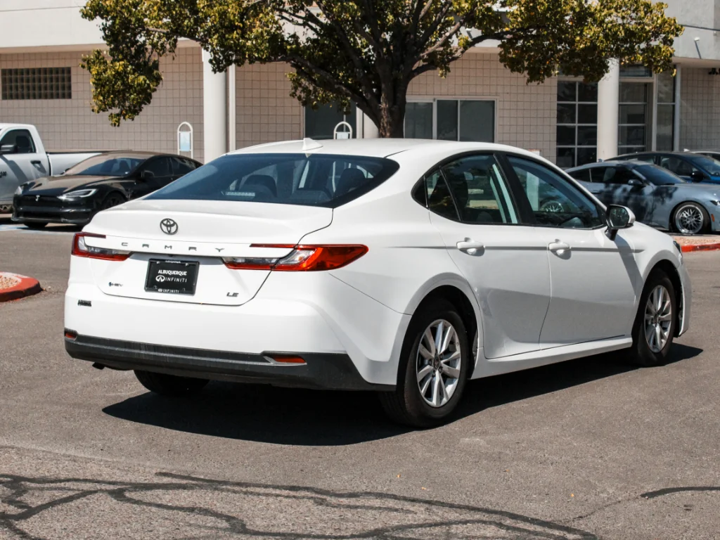 Used 2025 Wind Chill Pearl Toyota XSE image 5