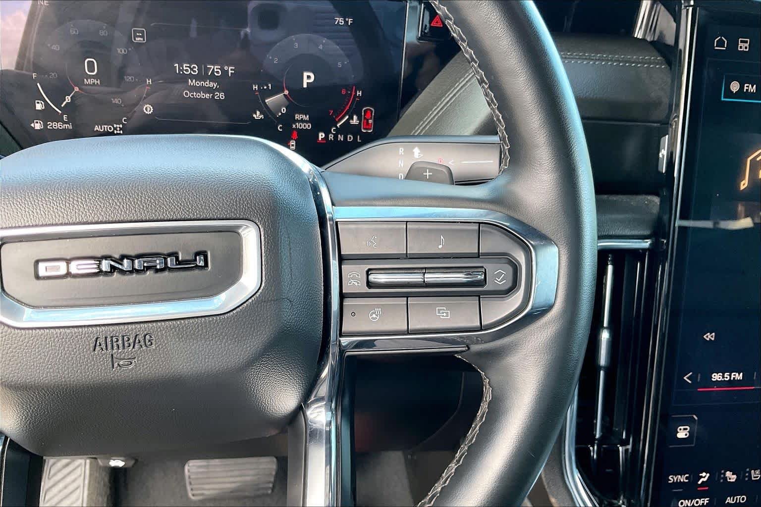 Used 2025 Sterling Metallic GMC Denali image 23