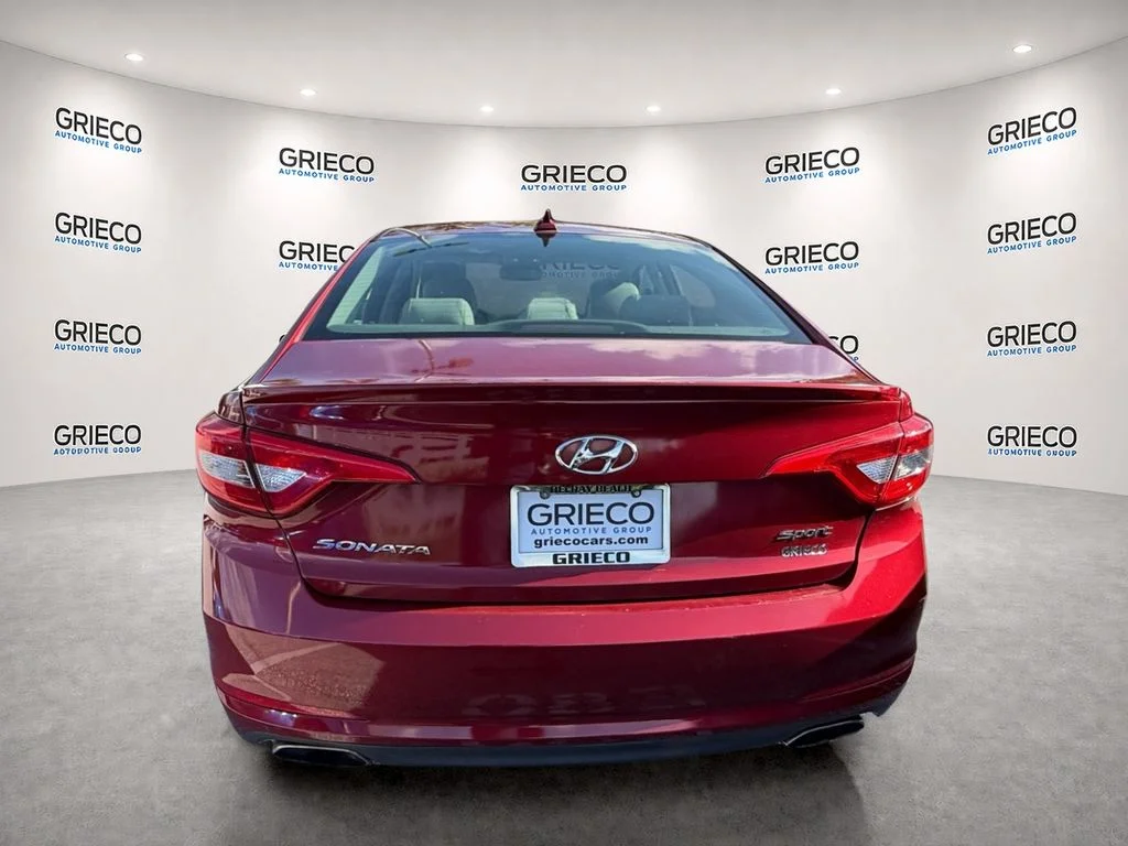 Used 2015 Red Hyundai Sport image 6