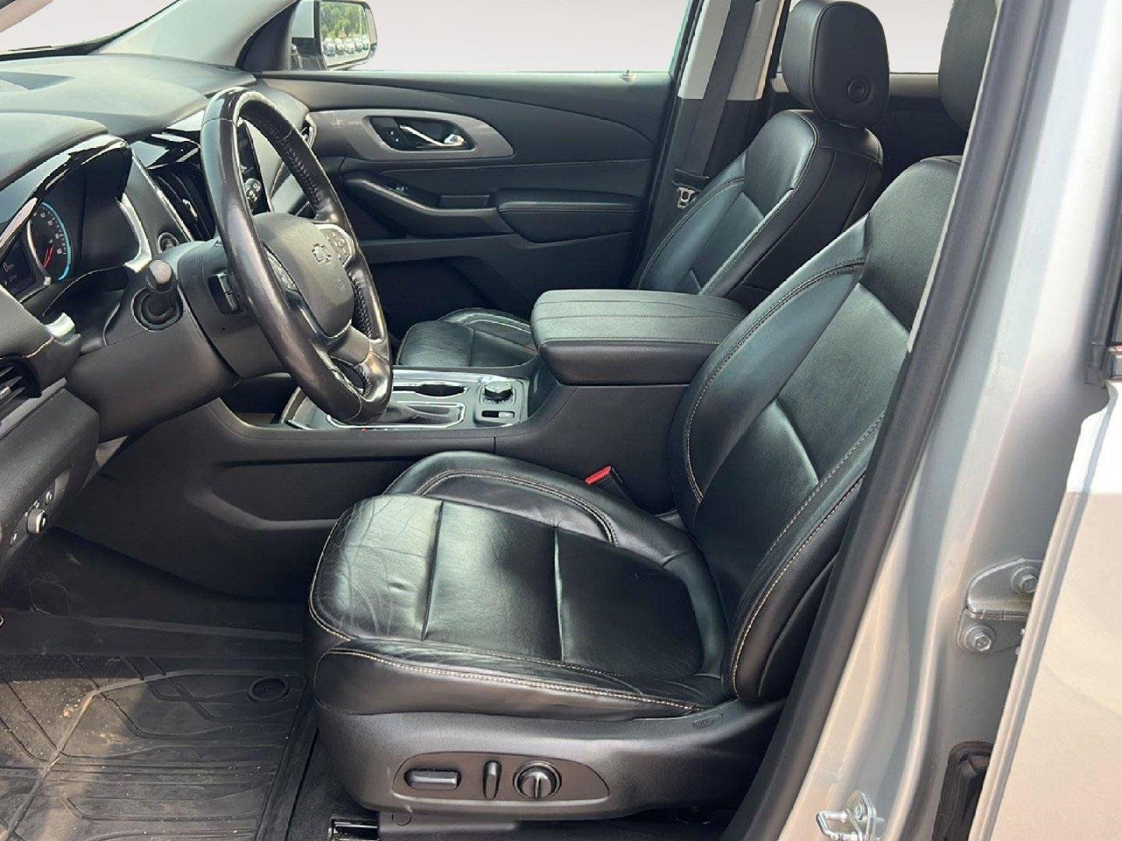 Used 2020 Silver Ice Metallic Chevrolet RS image 9