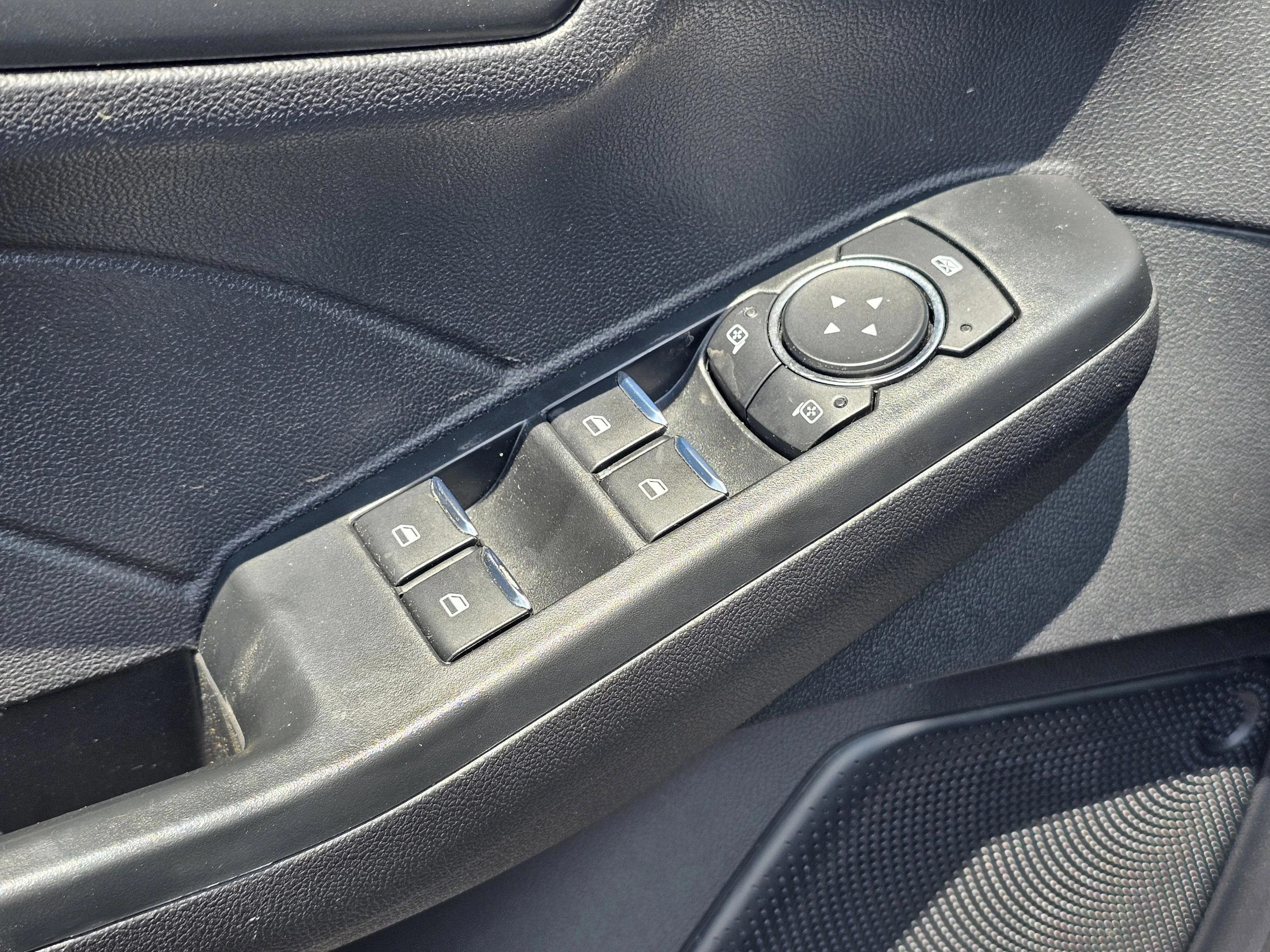 Used 2025 Agate Black Metallic Ford Active image 16