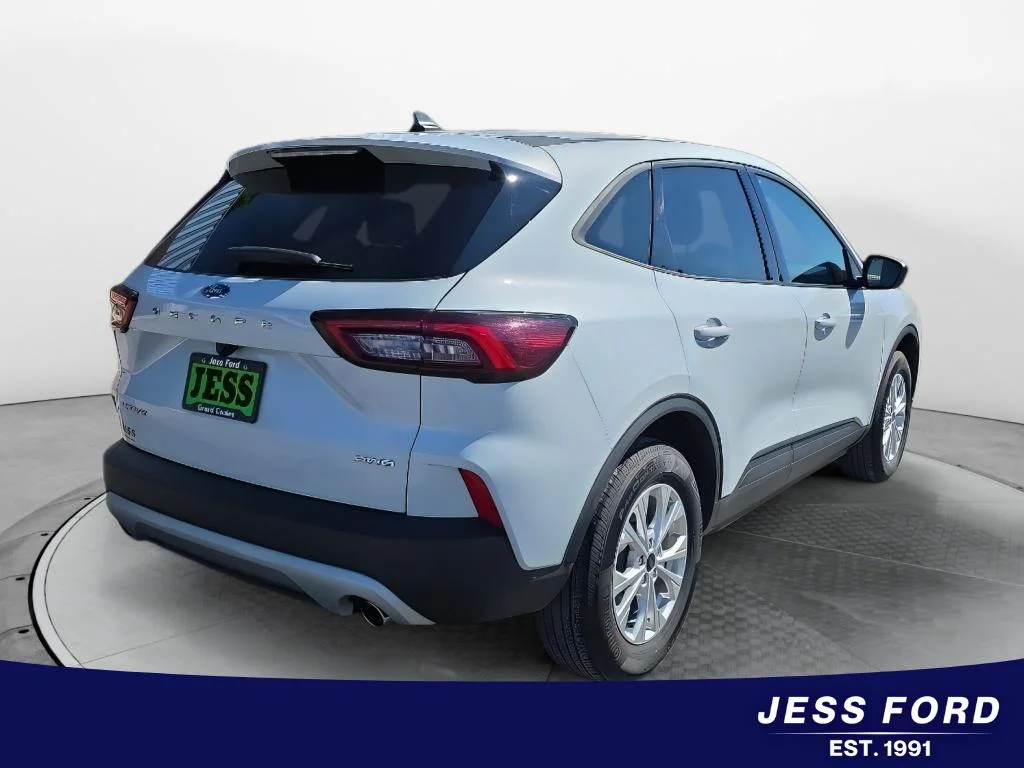 Used 2025 Space Silver Ford Active image 5