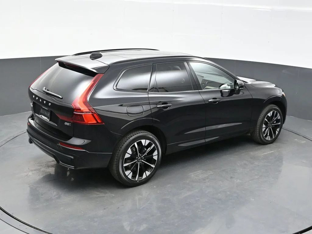 2026 Volvo XC60 Plus - Photo 22