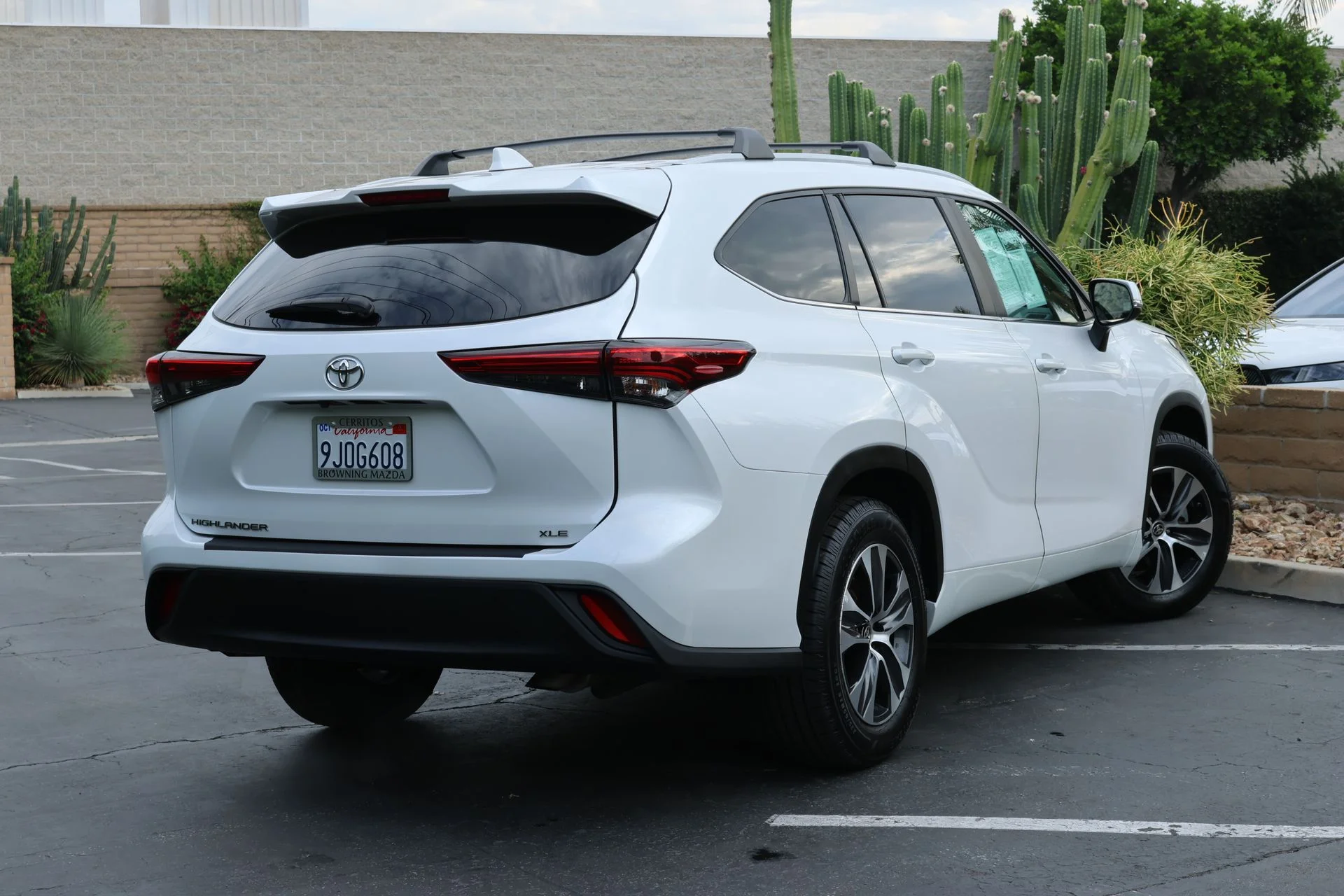 Used 2023 Beige Toyota XLE image 2