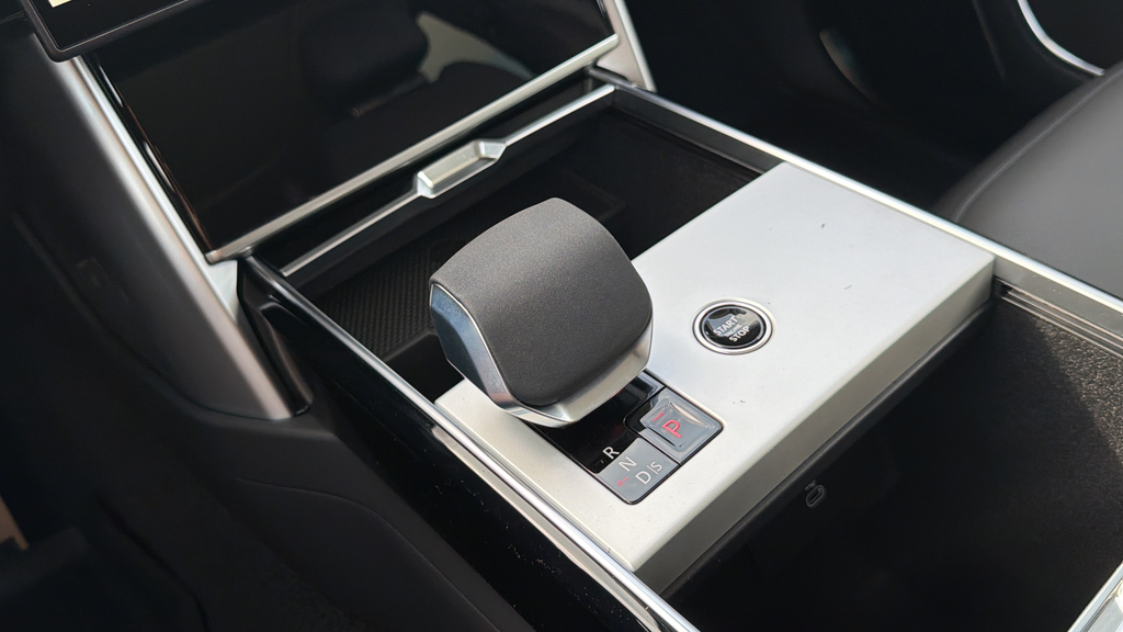 New 2026 Fuji White Land Rover SE image 21