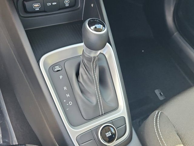 2025 Hyundai Venue SEL - Photo 26