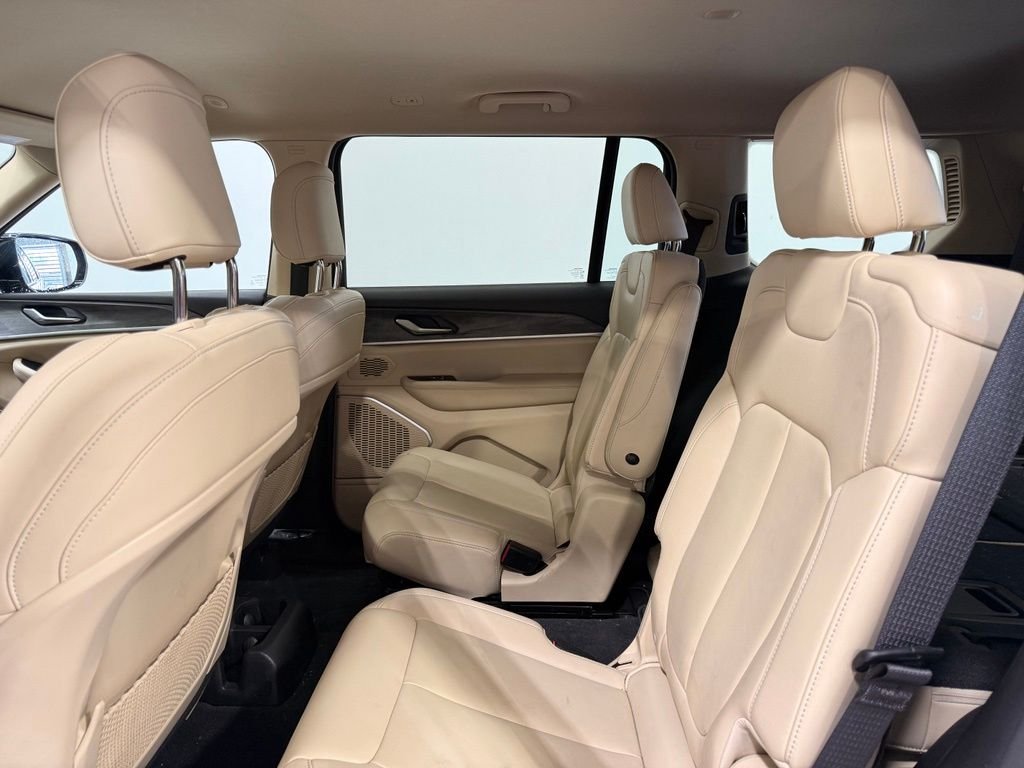 Used 2022 Red Jeep  image 11