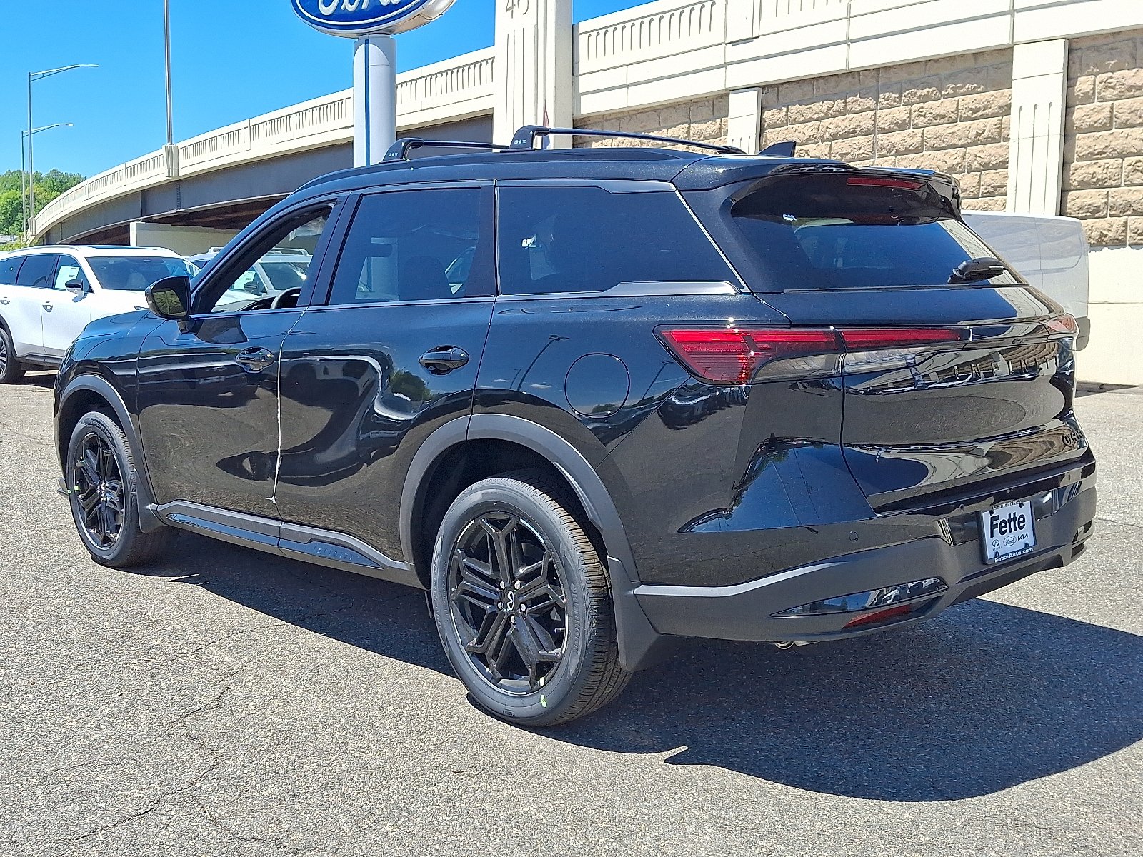 New 2027 MINERAL BLACK INFINITI Sport AWD image 4