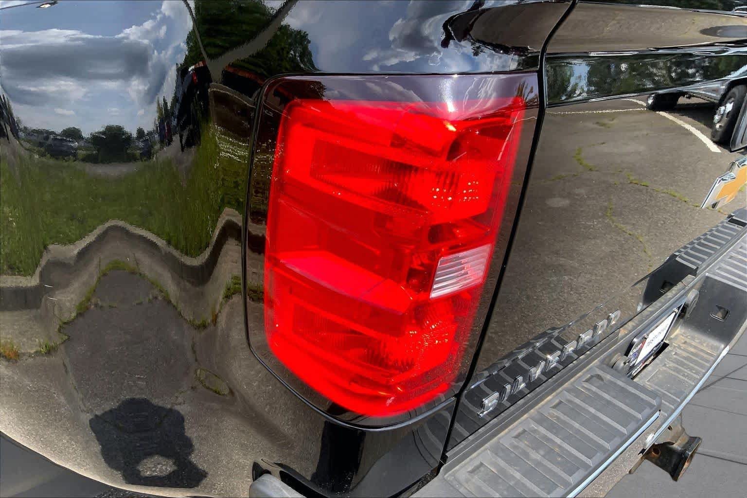 Used 2015 Black Chevrolet LTZ image 27