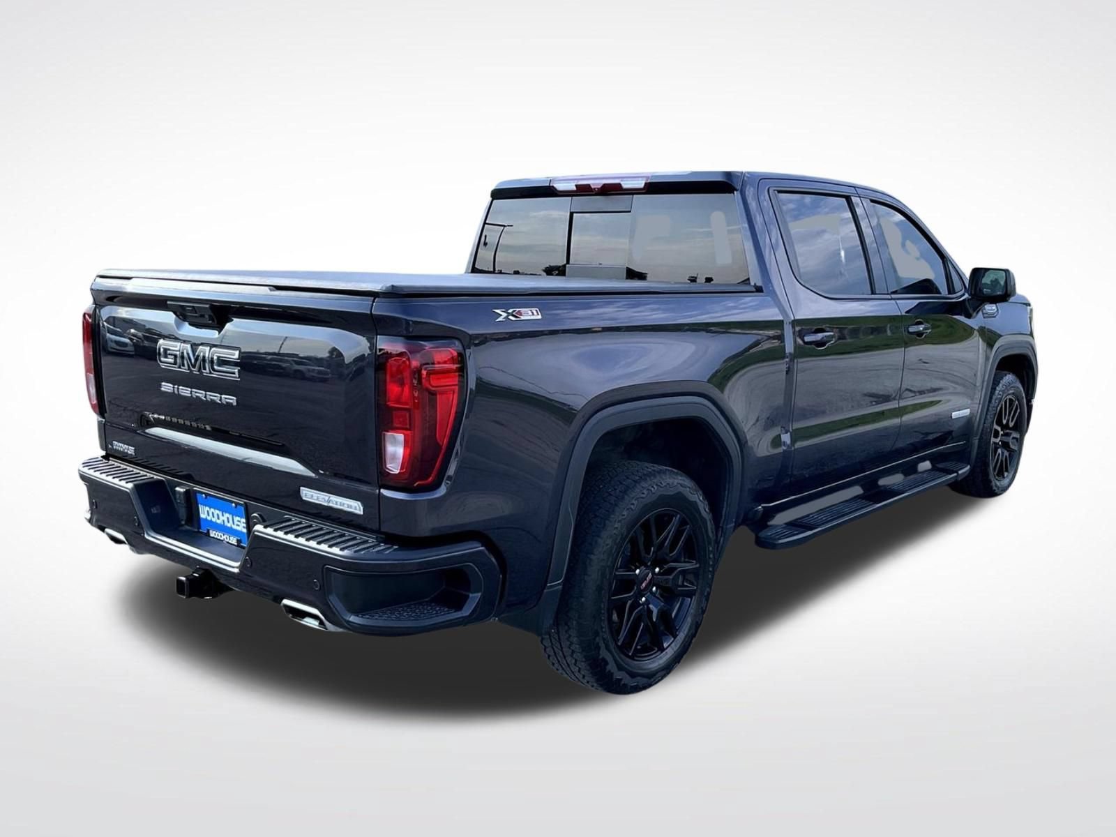 Certified Used 2023 Titanium Rush Metallic GMC Elevation image 7