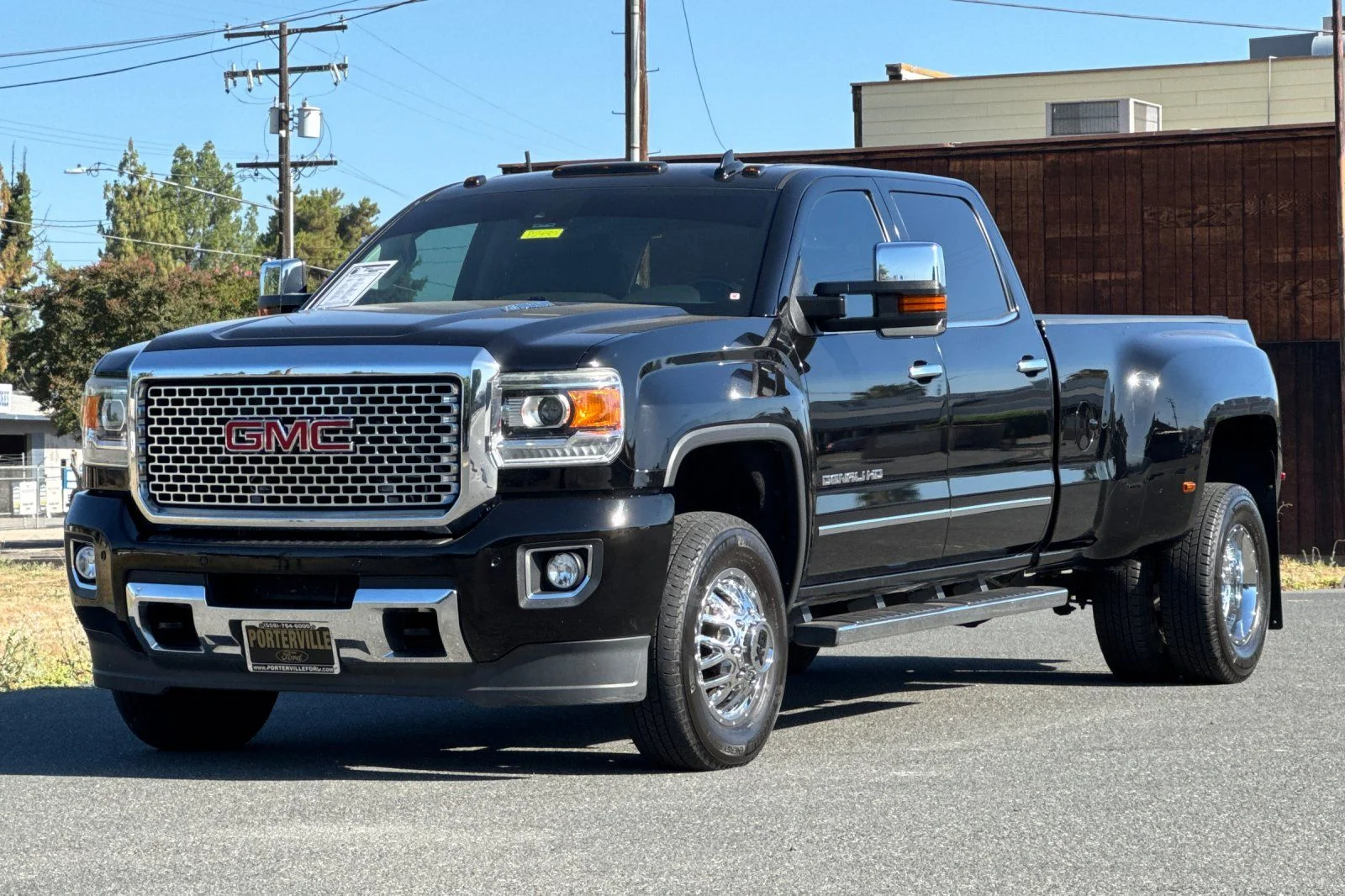Used 2015 Onyx Black GMC Denali image 10