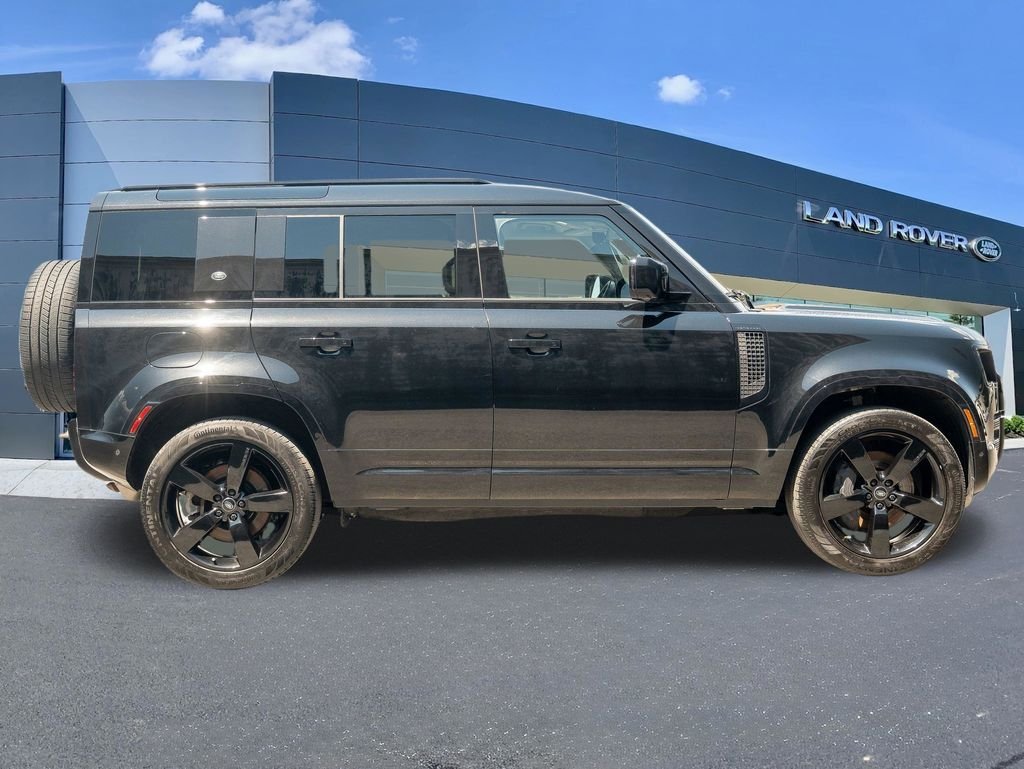 Certified Used 2024 Black Land Rover X-Dynamic SE image 8