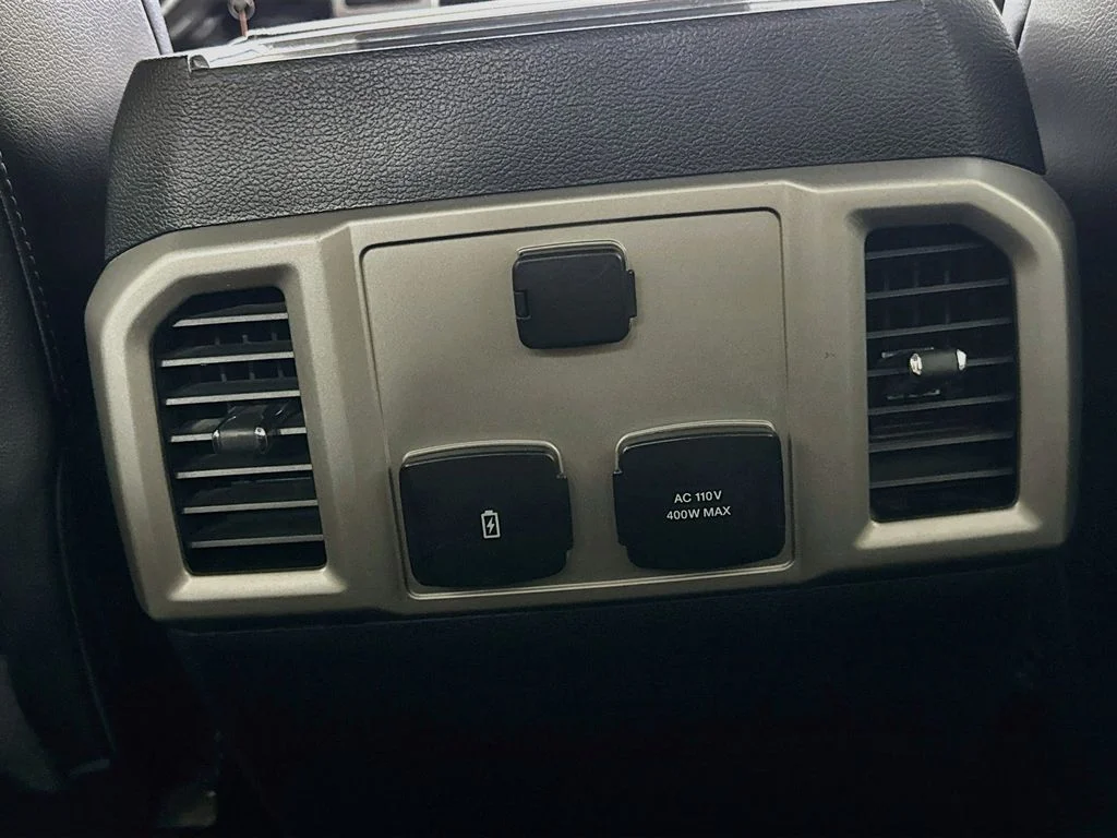 Used 2020 Silver Ford Lariat image 30