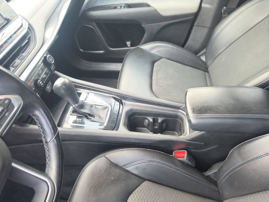 Used 2022 Gray Jeep Latitude FWD image 23