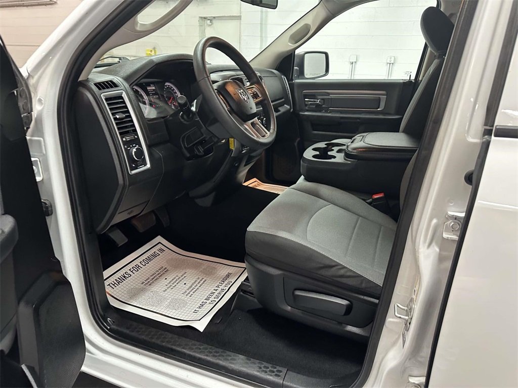 2024 Ram 1500 Classic SLT photo 4