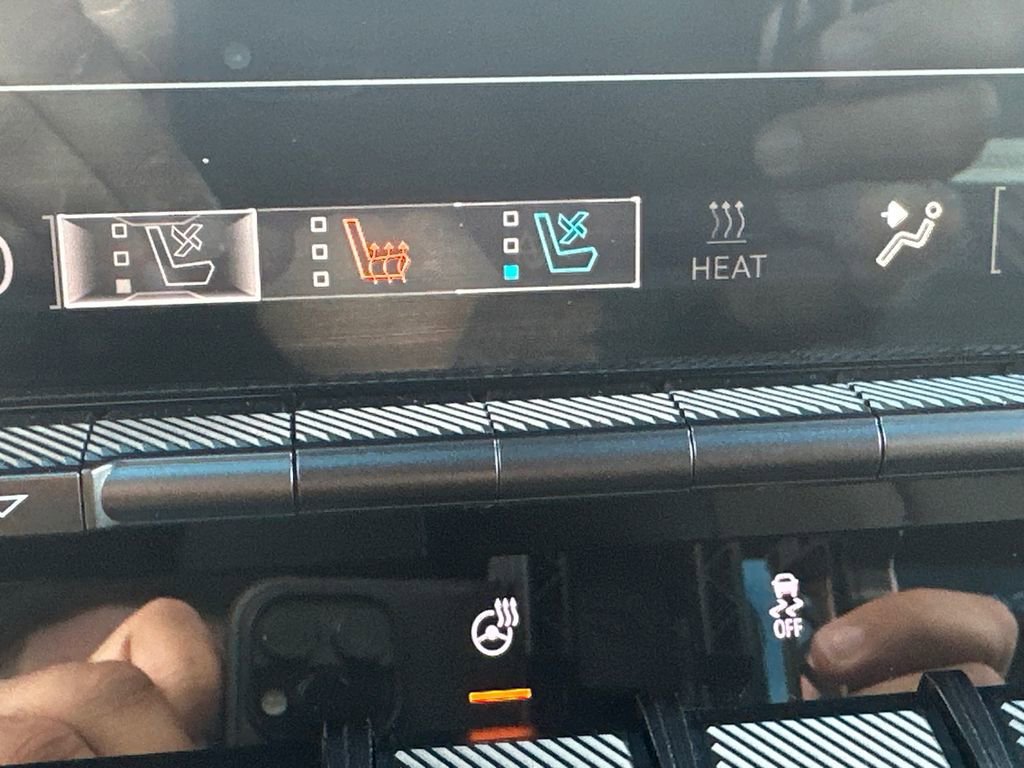 2024 GMC HUMMER EV 2X - Photo 30