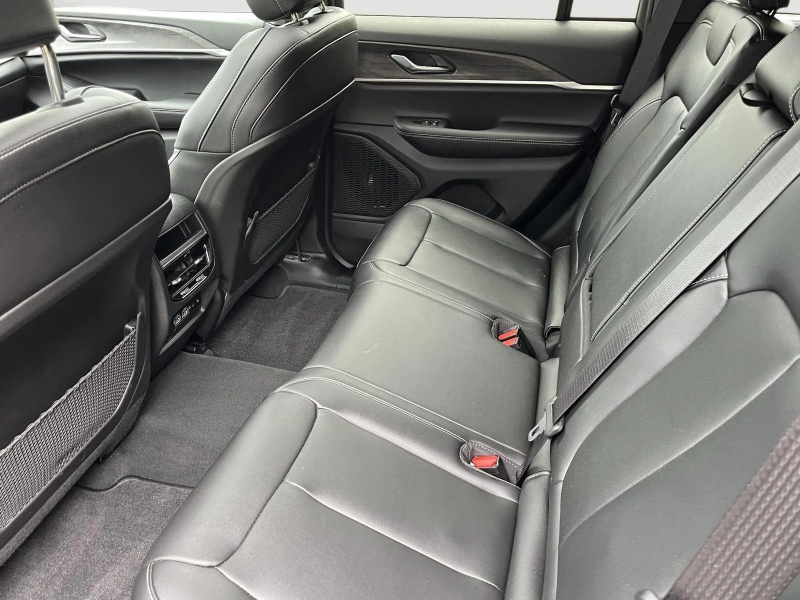 Used 2025 Baltic Gray Metallic Clearcoat Jeep Limited image 13