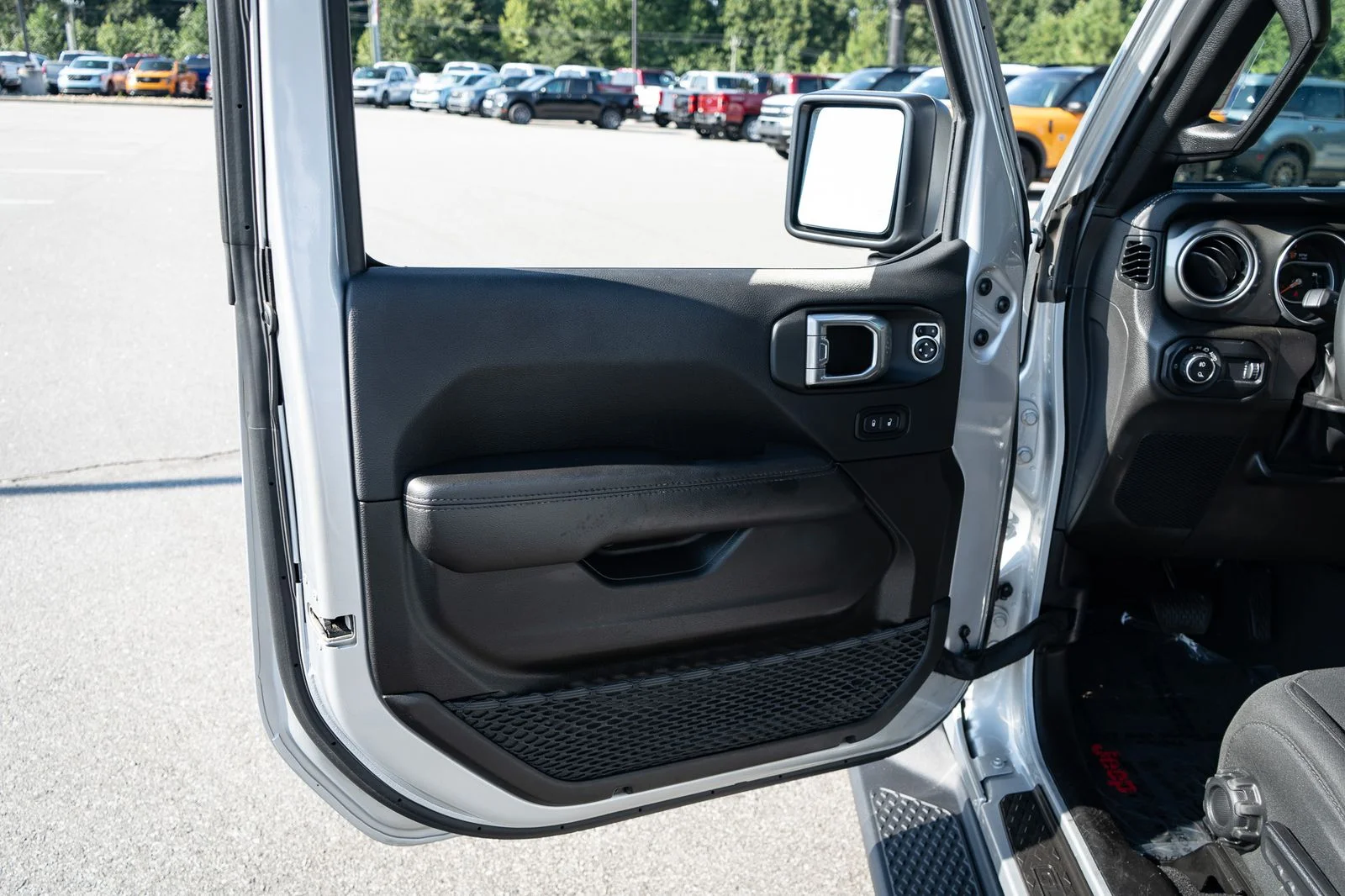 Used 2023 Silver Jeep Overland image 16