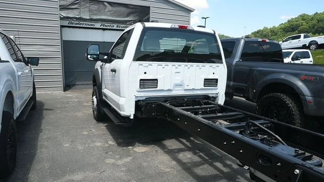 New 2026 Oxford White Ford F-450® XL image 10