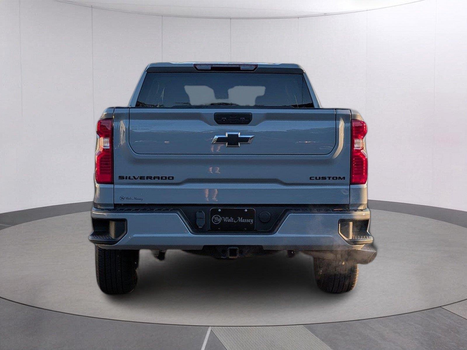 Used 2024 Slate Gray Metallic Chevrolet Custom image 4