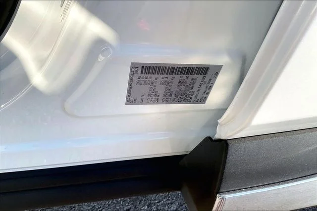 Used 2024 White Nissan SL image 32