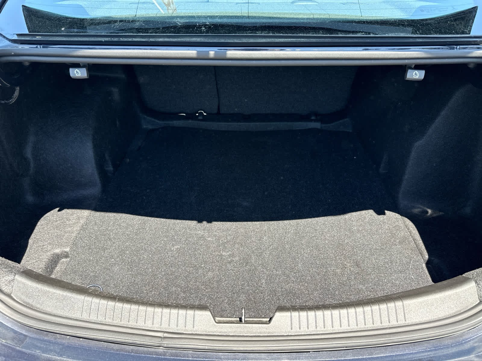 Used 2022 Dark Ash Metallic Chevrolet FL image 11