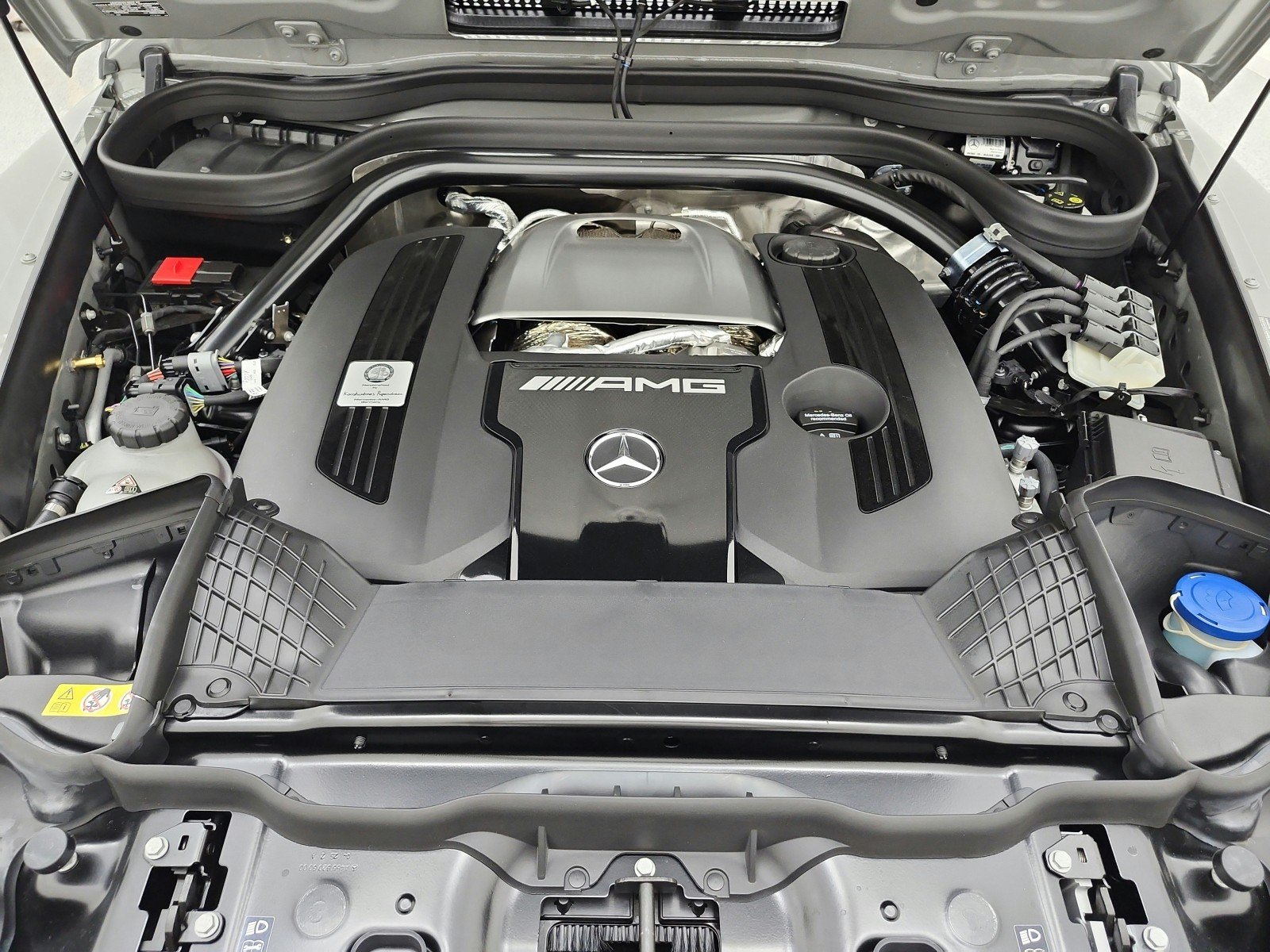 New 2026 MANUFAKTUR Arabian Grey Non- Metallic Mercedes-Benz AMG® G 63 SUV image 12