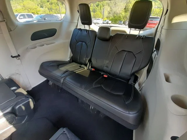 2023 Chrysler Pacifica Touring L - Photo 47