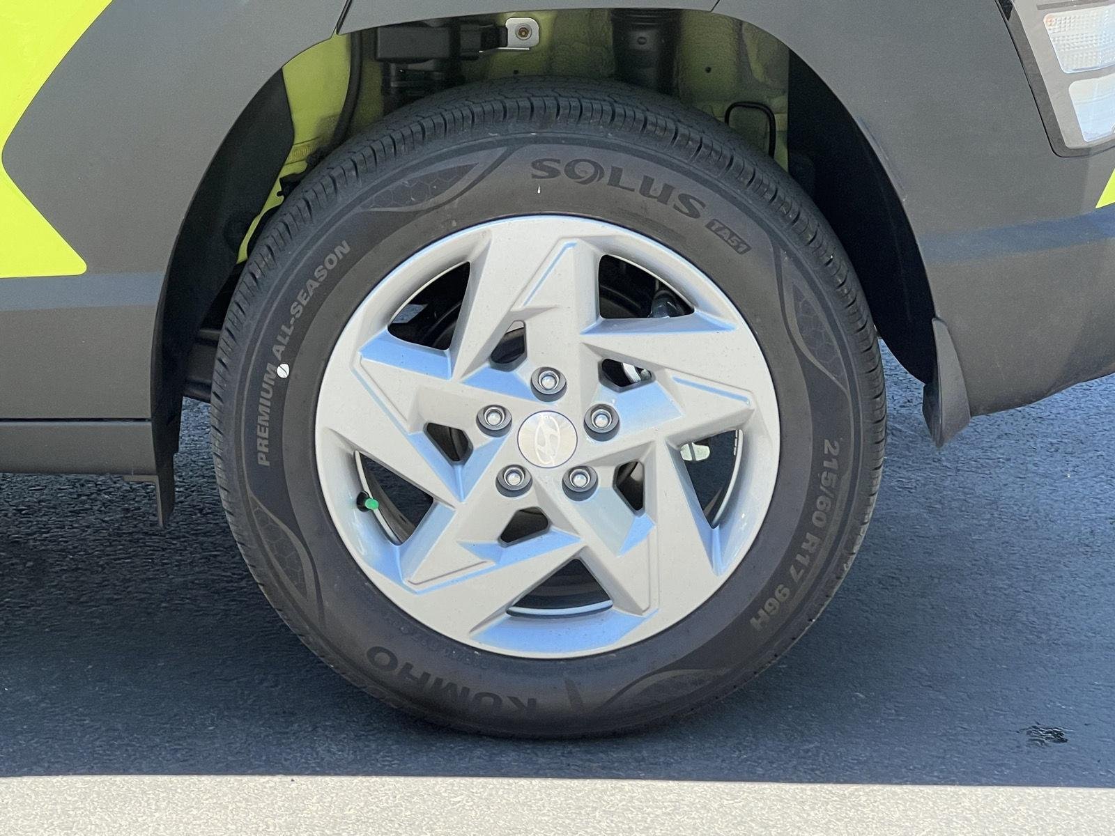 New 2026 Neoteric Yellow Hyundai SE image 14