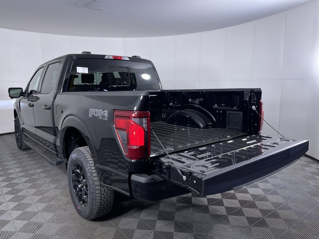 New 2026 Agate Black Metallic Ford XLT image 26