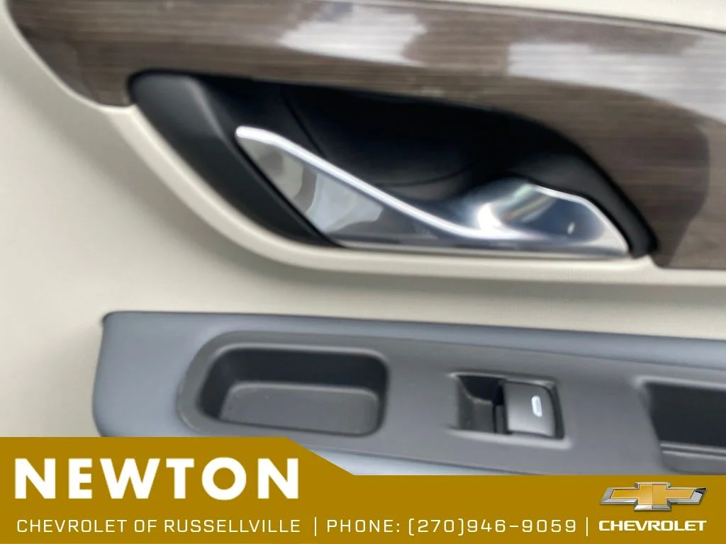 Used 2022 White Frost GMC Denali image 30