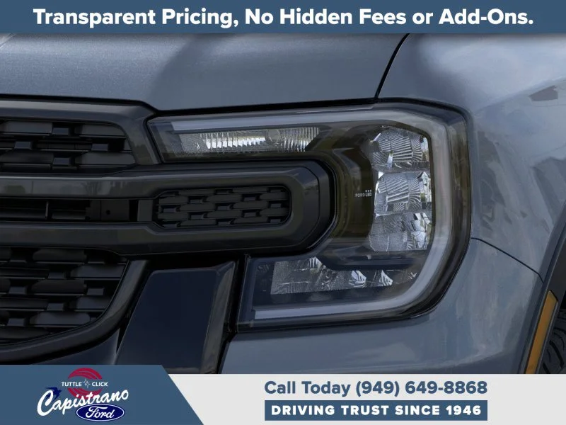 New 2025 Azure Gray Metallic Tri-coat Ford XLT image 18
