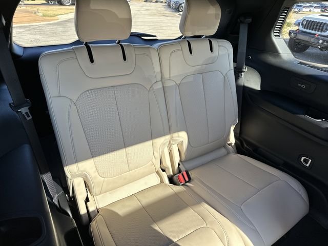 New 2025 White Jeep Limited image 19