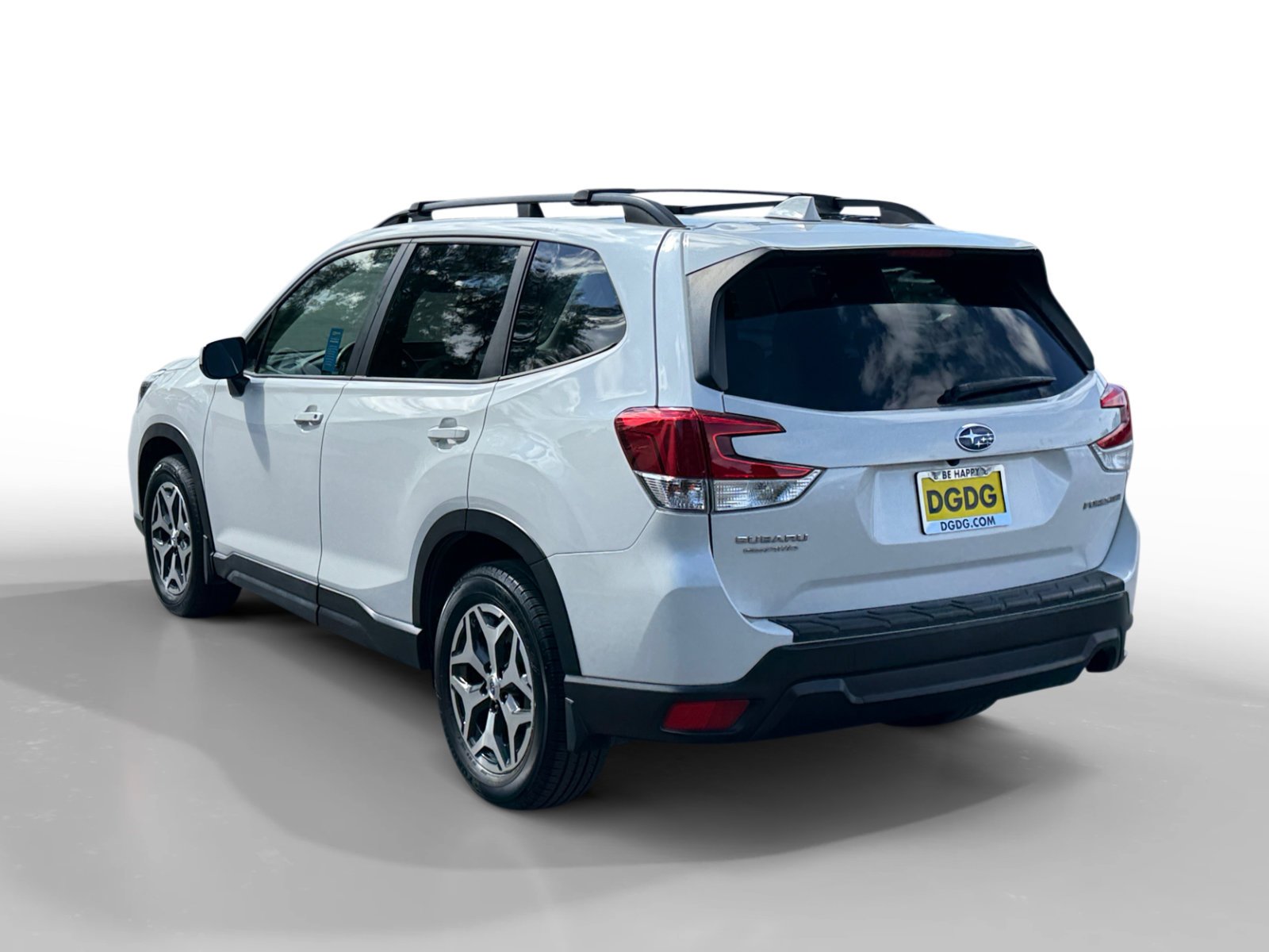 Used 2020 Crystal White Pearl Subaru Premium image 3