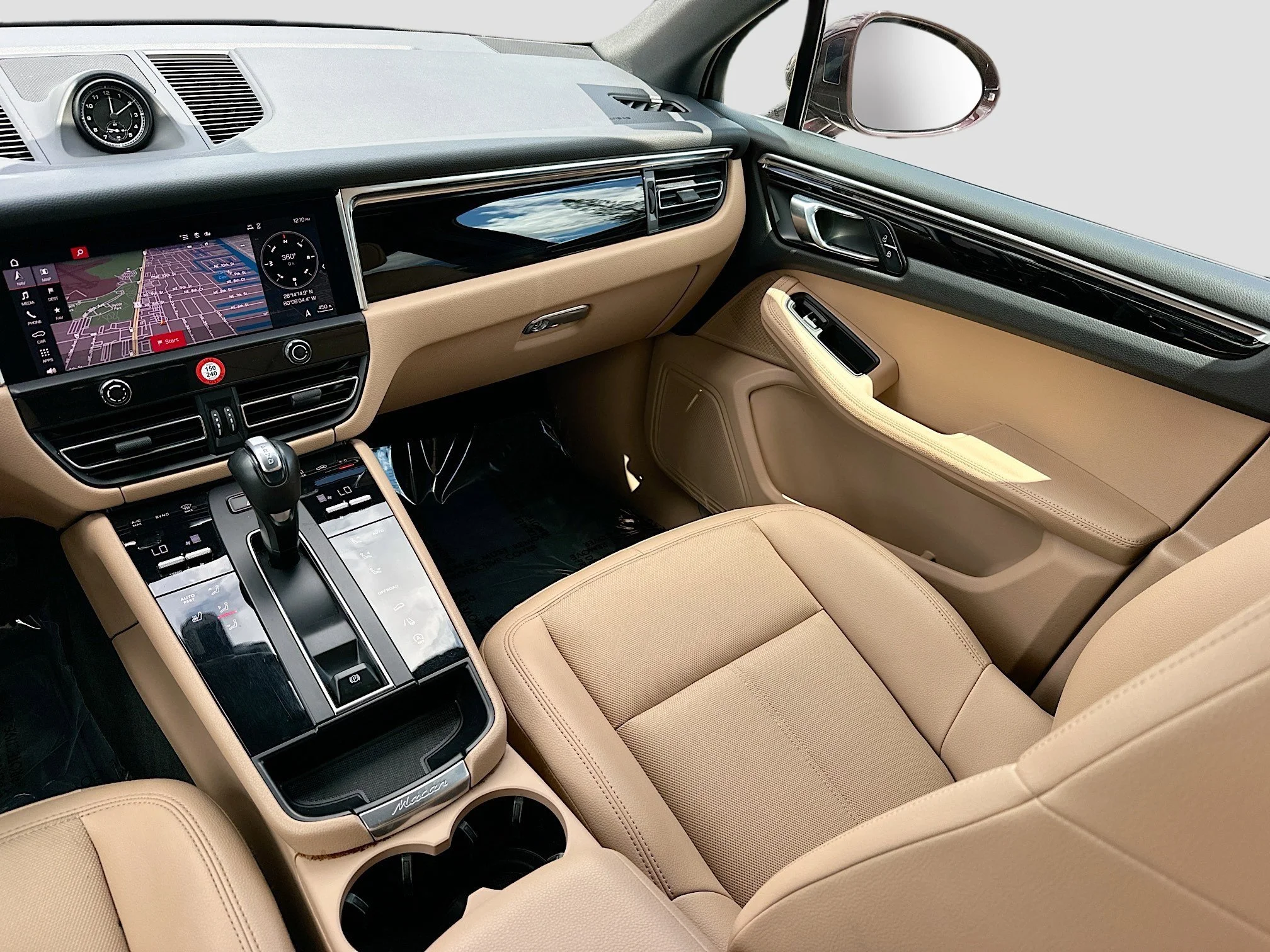 2024 Porsche Macan S - Photo 22