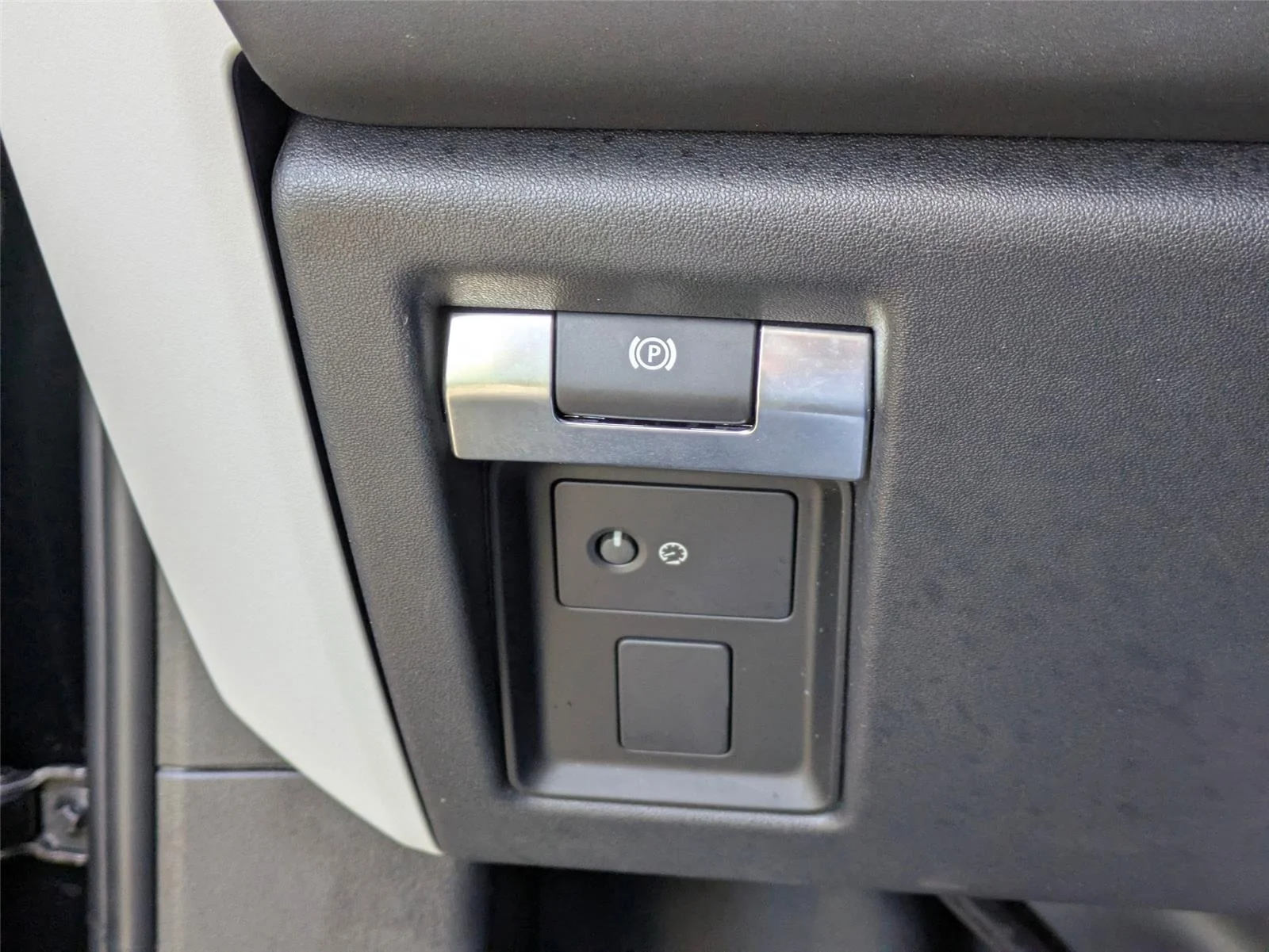 Certified Used 2025 Santorini Black Metallic Land Rover S image 16