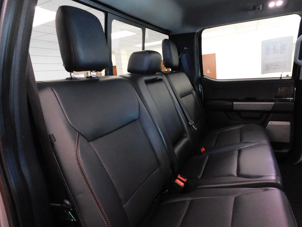 Used 2024 Iconic Silver Metallic Ford Lariat image 35