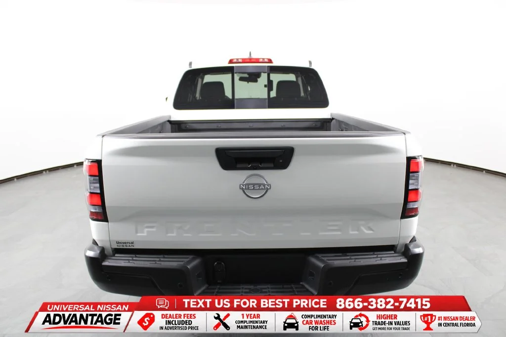 New 2027 Glacier White Nissan King Cab® S image 7